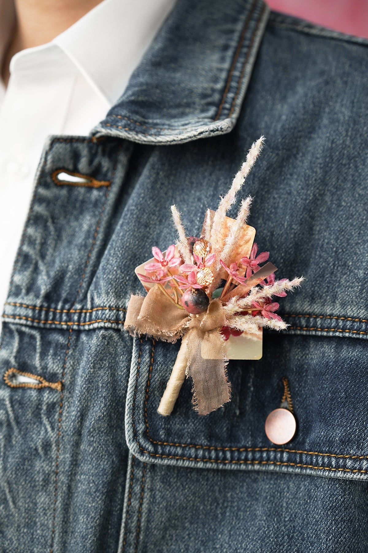 Boutonnieres in Valentine Magenta