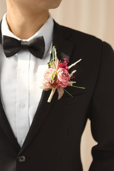 Boutonnieres in Valentine Magenta