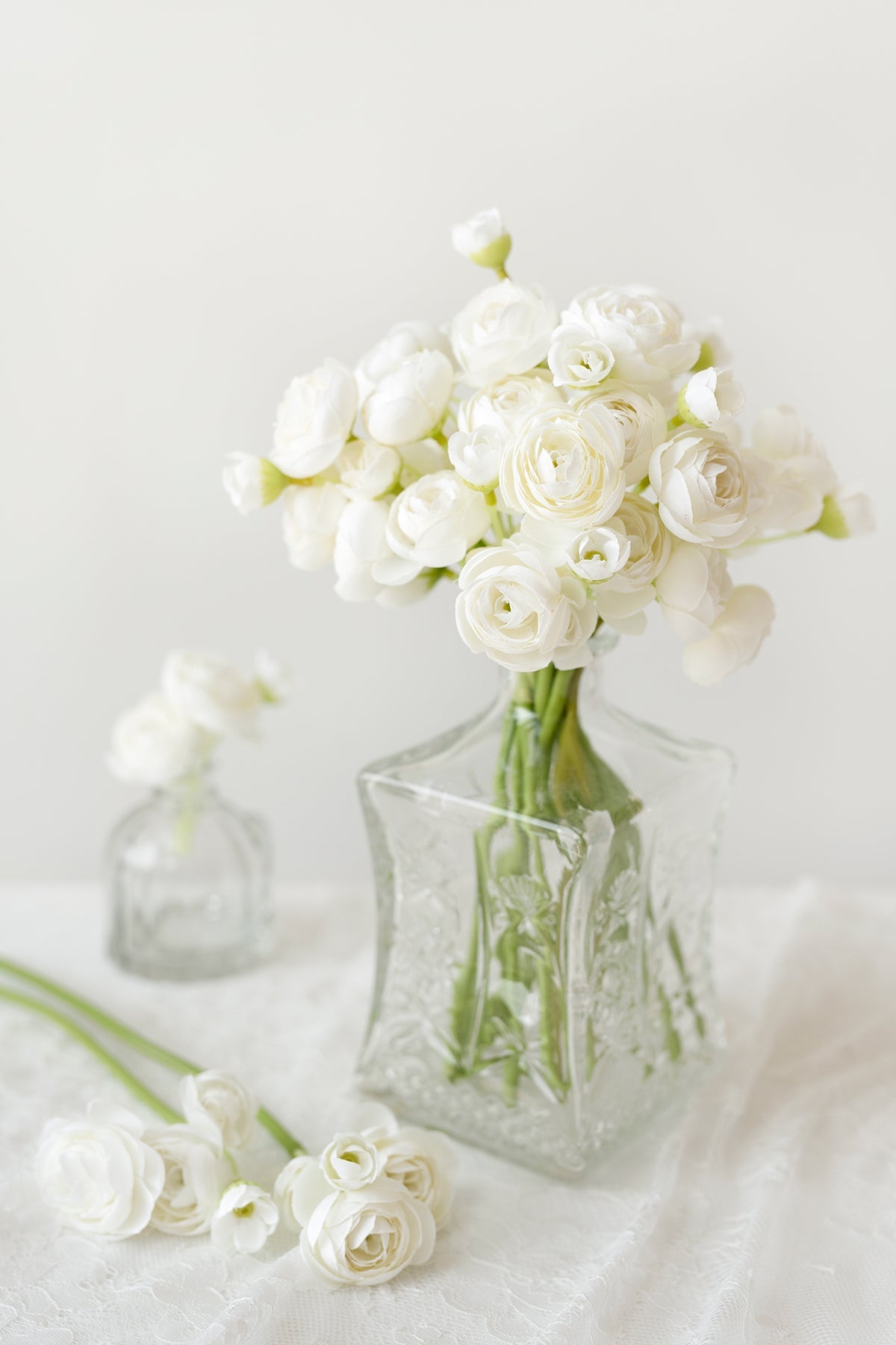 Ranunculus Flowers with Stem - 8 Colors
