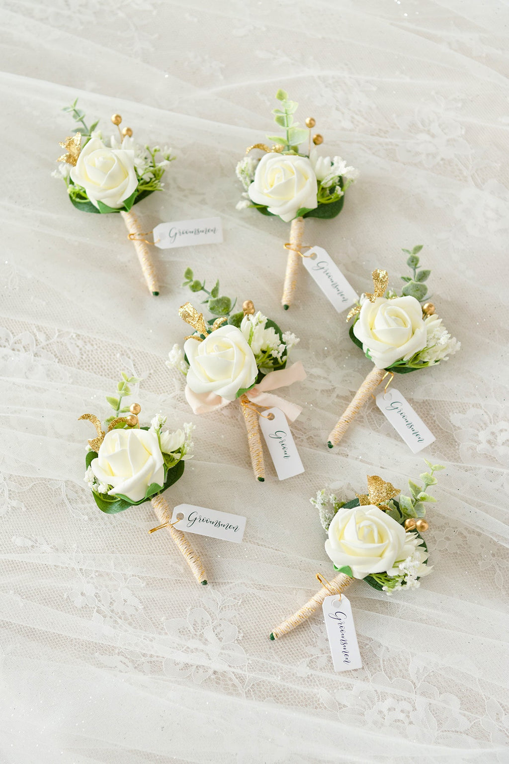 Lings | Boutonnieres in Ivory