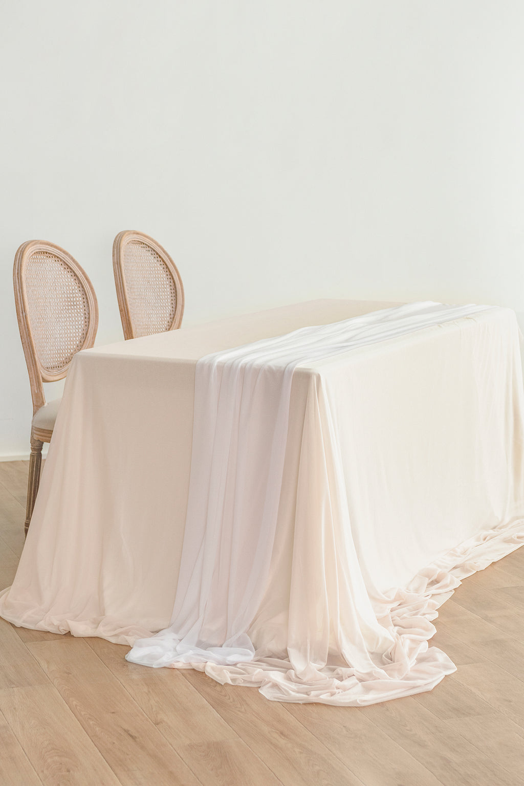 Table Cloth & Table Runner Set in White & Nude