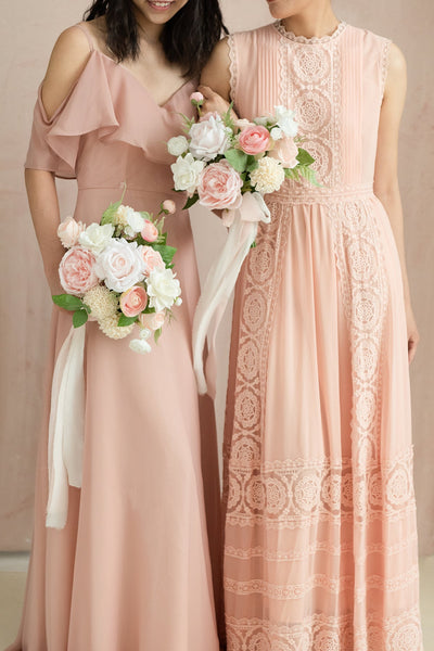 Free-Form Bridesmaid Bouquets in Blush & Cream