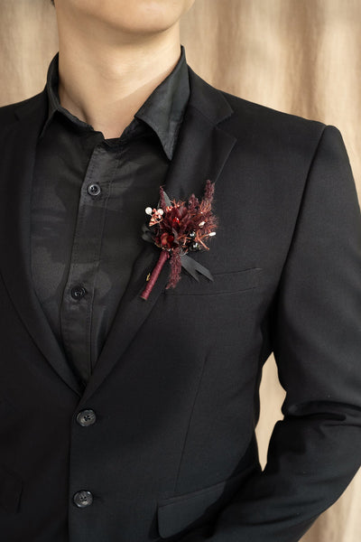 Boutonnieres for Guests in Moody Burgundy & Black