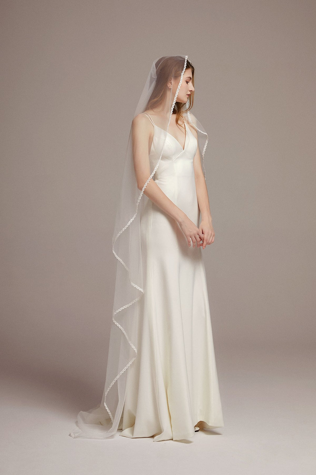 Delicate Lace Edge Chapel Veil - lingsDev