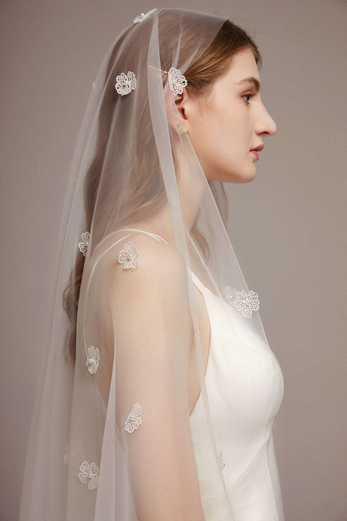 Dreamy Waltz Veil with Floral Lace Appliques Scattered - lingsDev