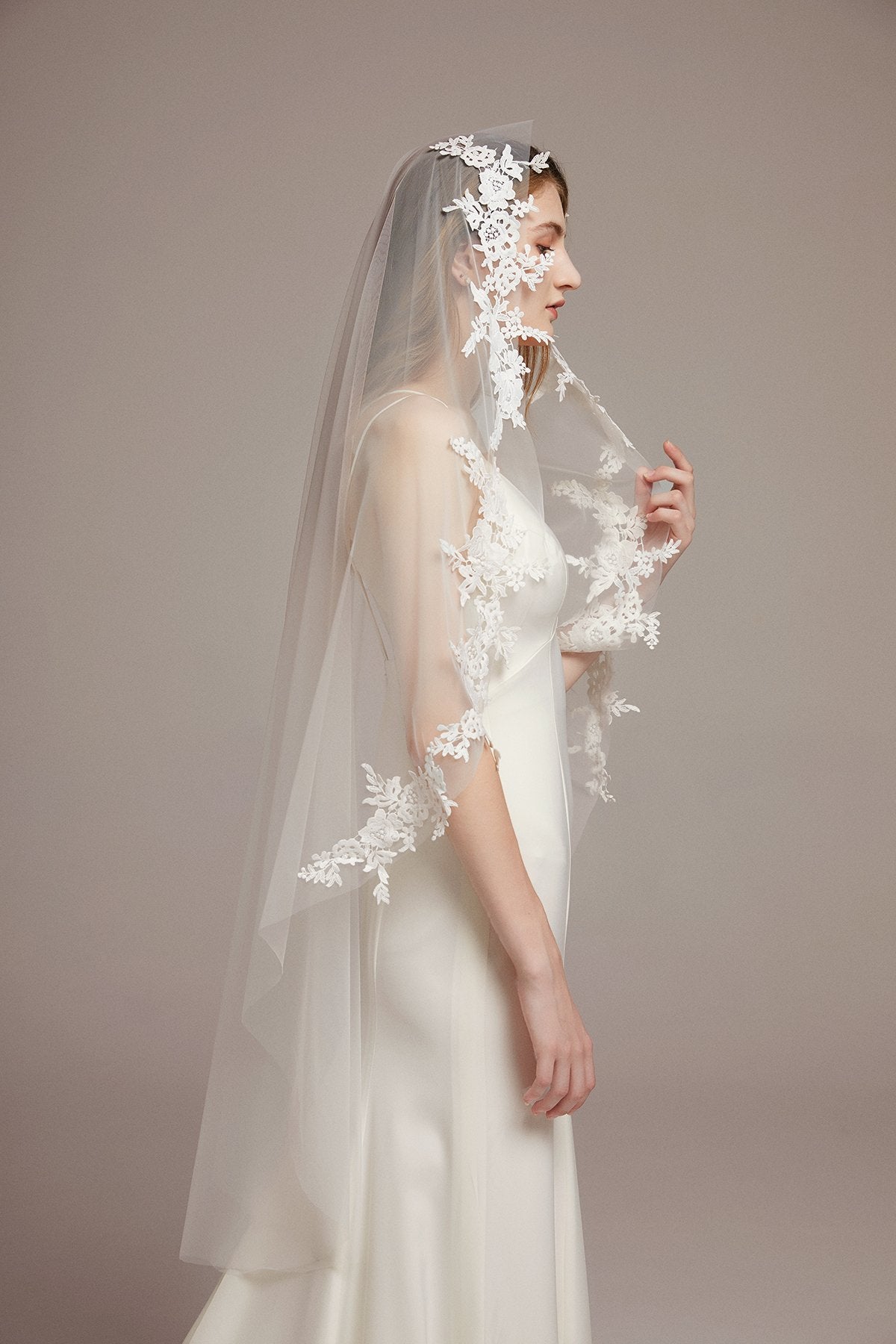 French Waltz Veil with Floral Lace Appliques - lingsDev