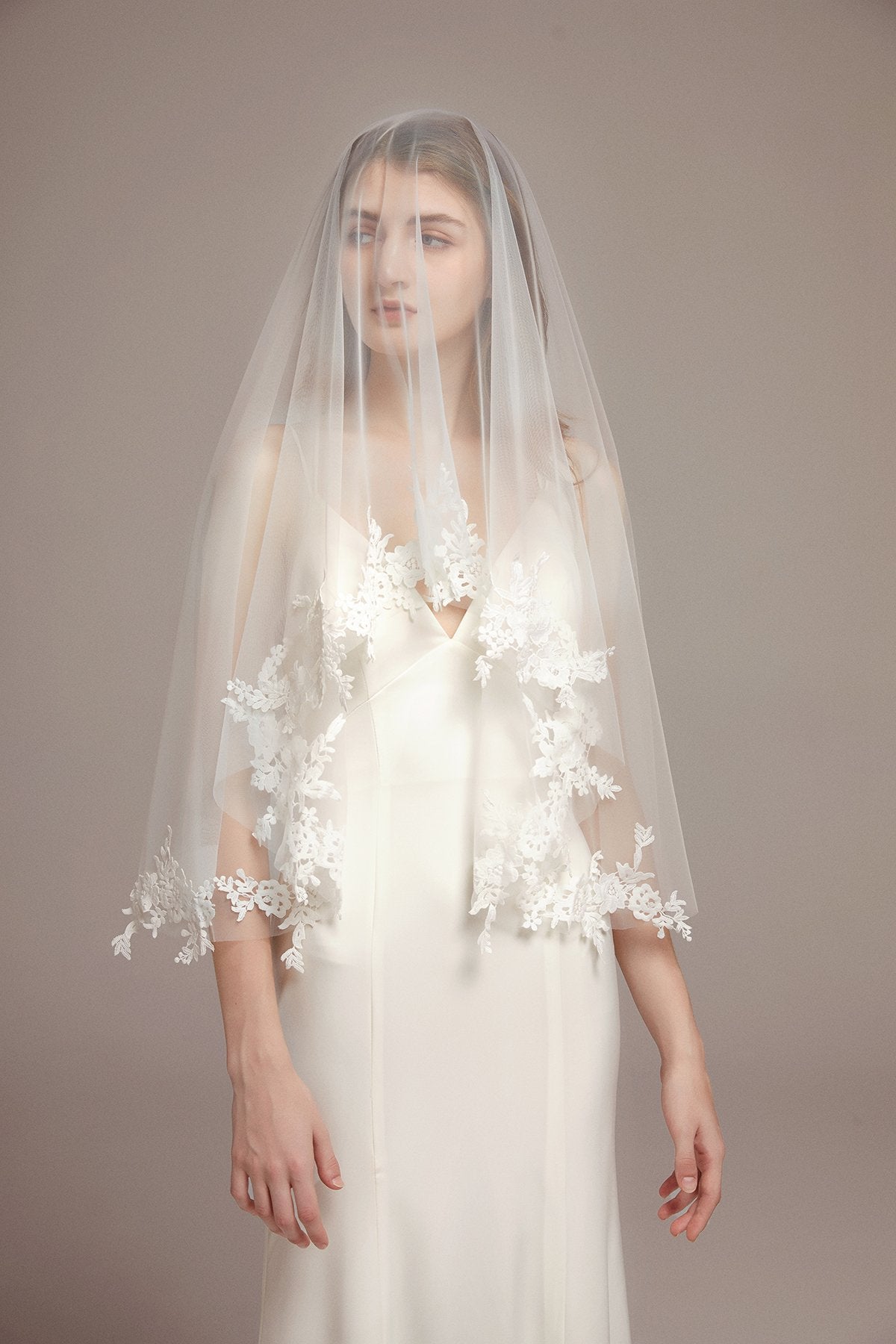 French Waltz Veil with Floral Lace Appliques - lingsDev