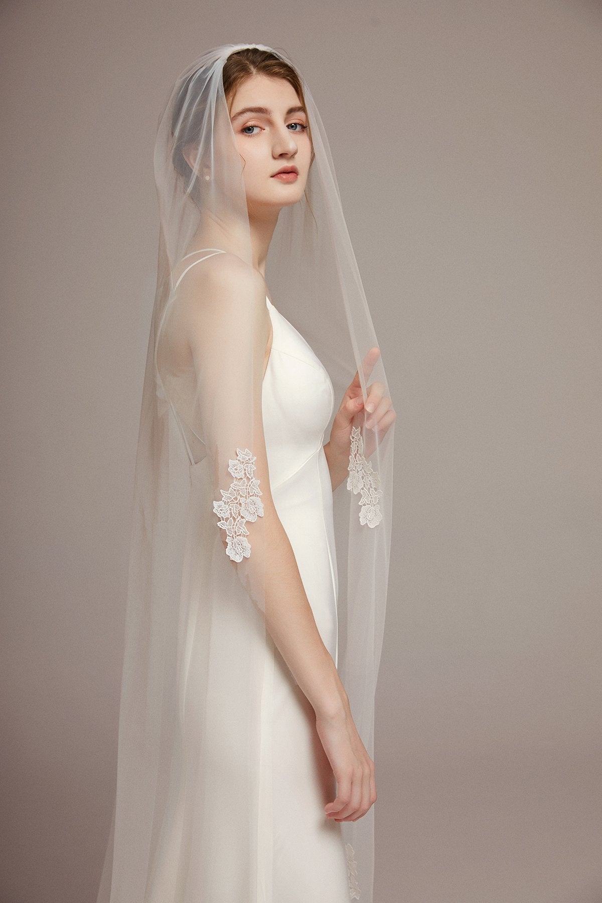 French Chapel Veil with Floral Lace Appliques and Comb - lingsDev