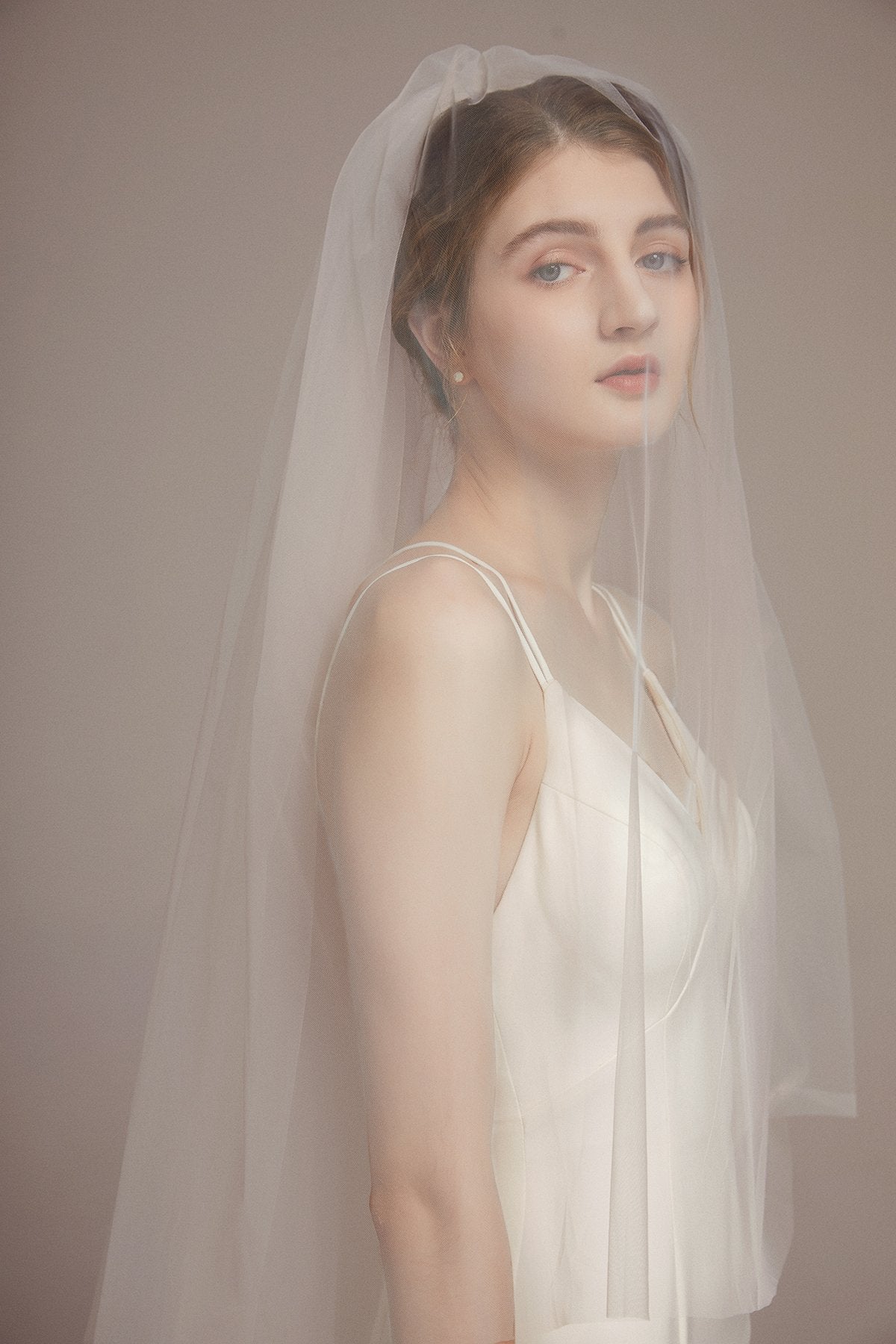 Simple Elegant Two Tier Fingertip Veil with Comb - lingsDev