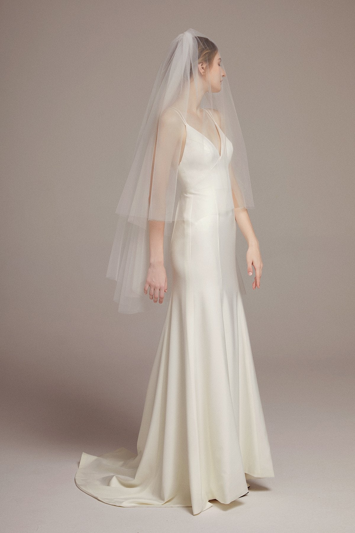 Simple Elegant Two Tier Fingertip Veil with Comb - lingsDev