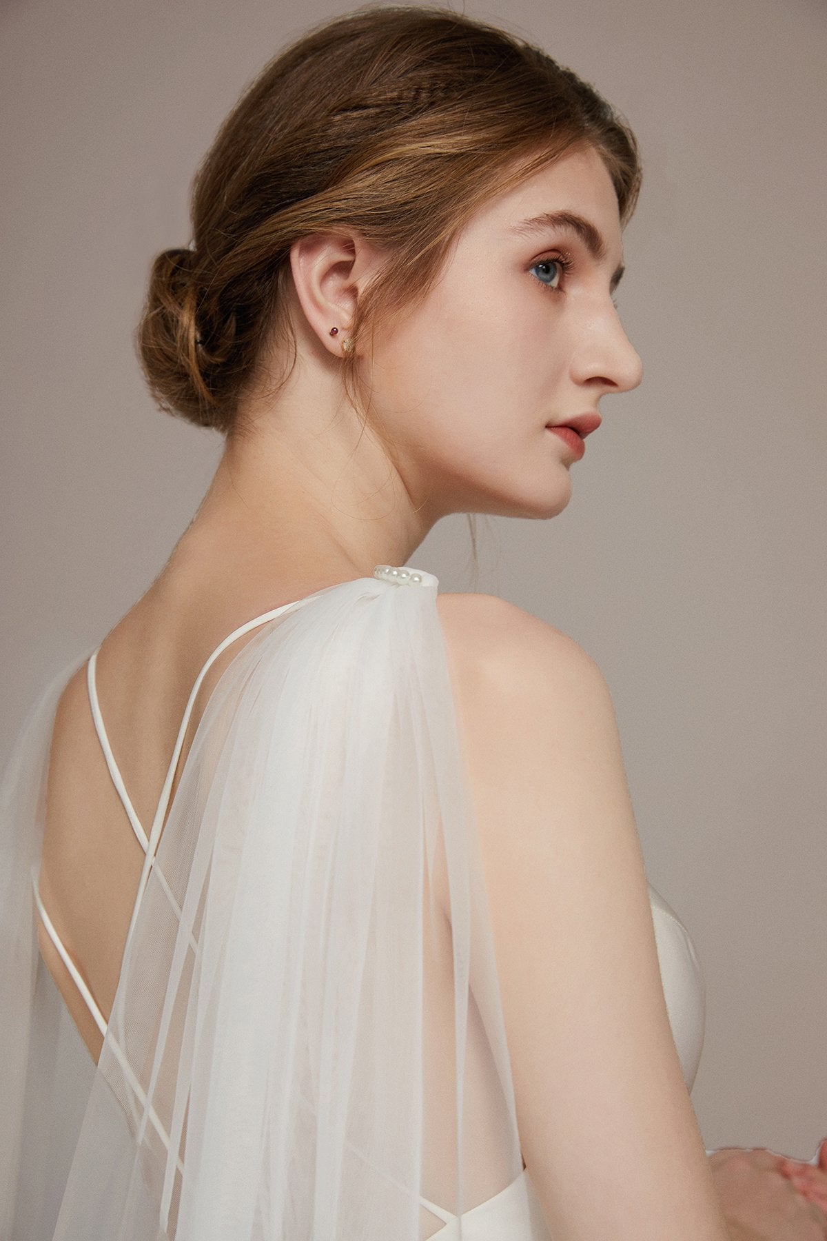 Elegant Cathedral Cape Veil with Pearls Shoulder - lingsDev