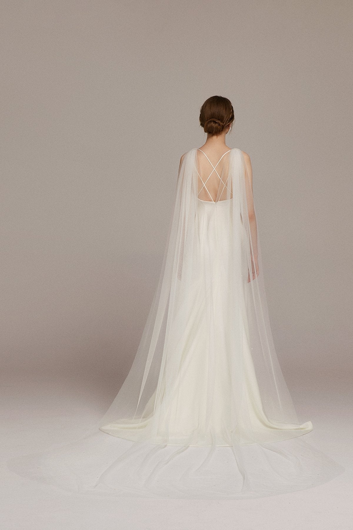 Elegant Cathedral Cape Veil with Pearls Shoulder - lingsDev
