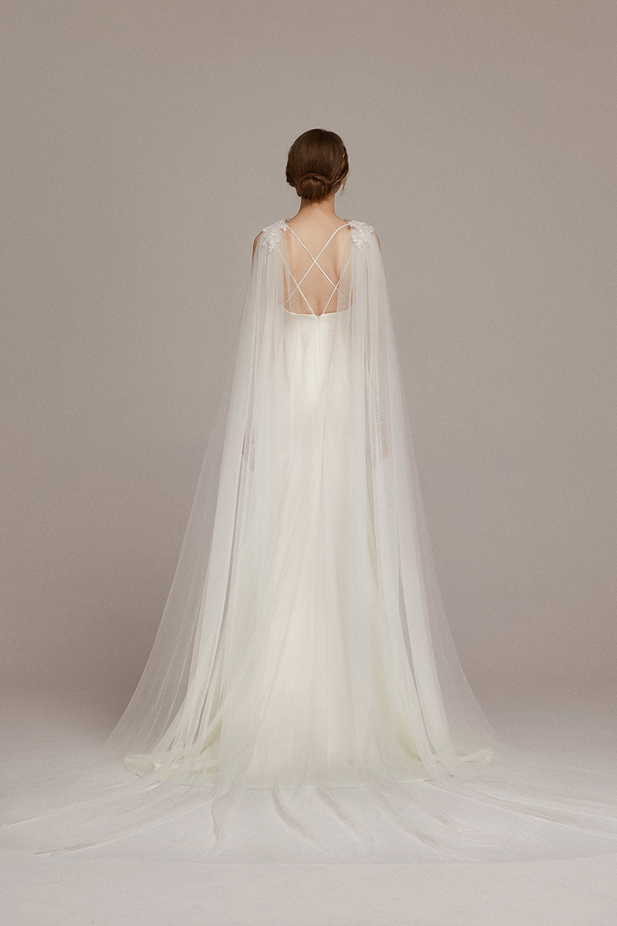 Adorable Cathedral Cape Veil with Lace Appliques Shoulder - lingsDev