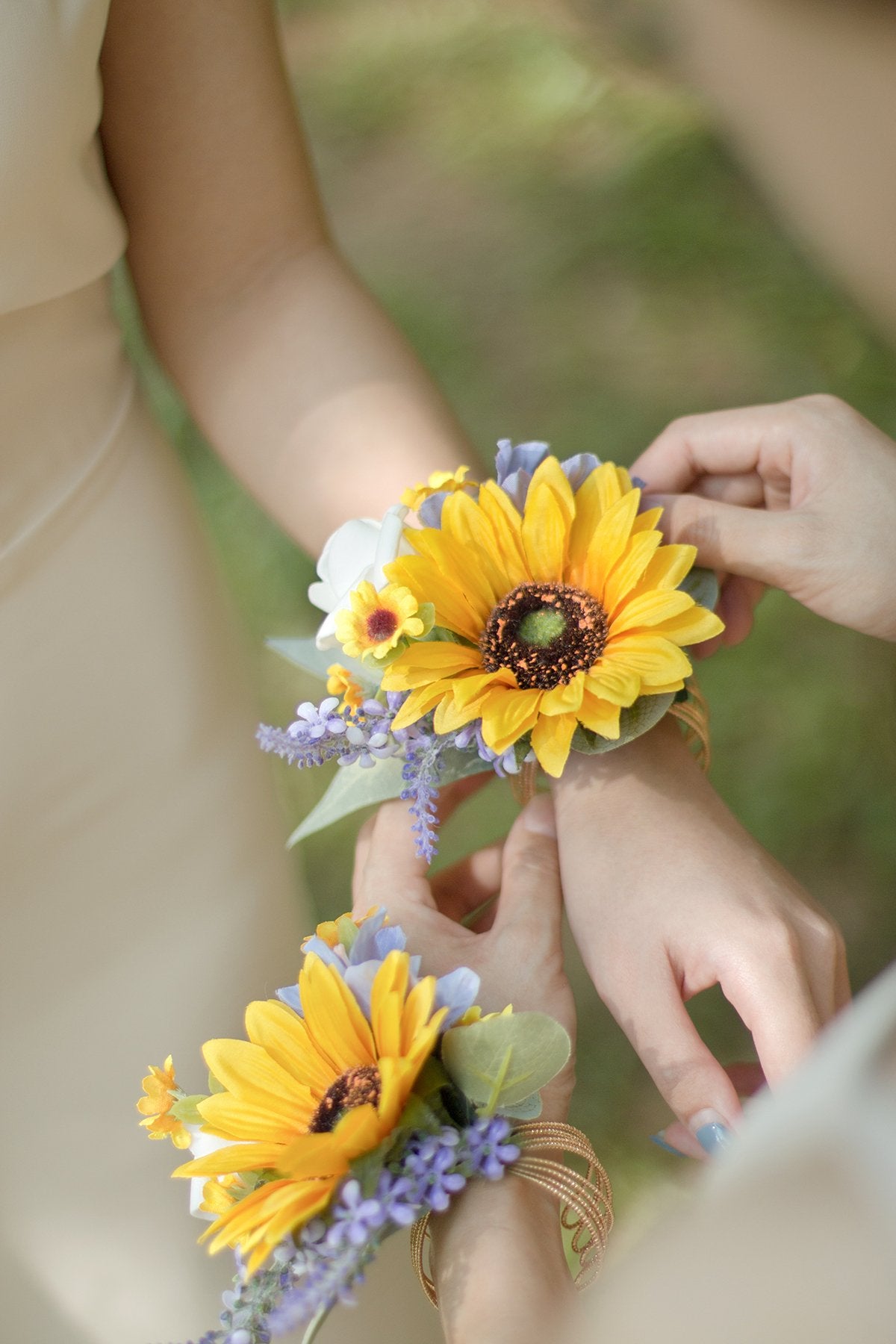 Wrist Corsages (Set of 6) - Sunflowers - lingsDev