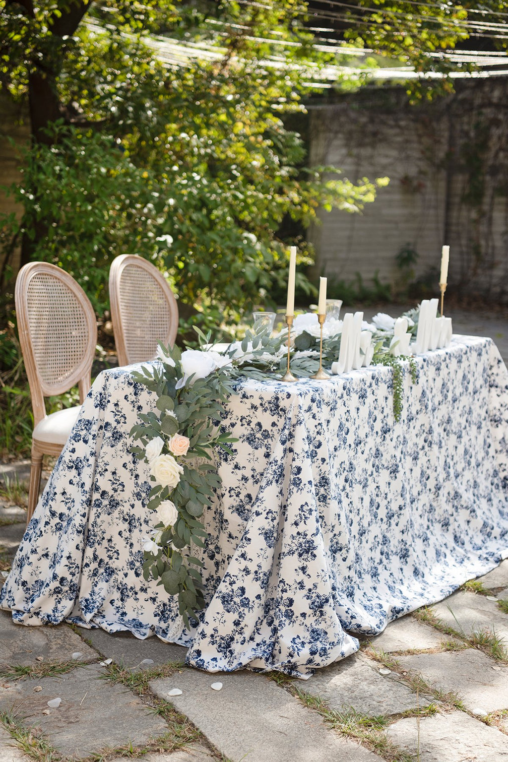 Elegant French Toile Tablecloth for Reception Table - lingsDev