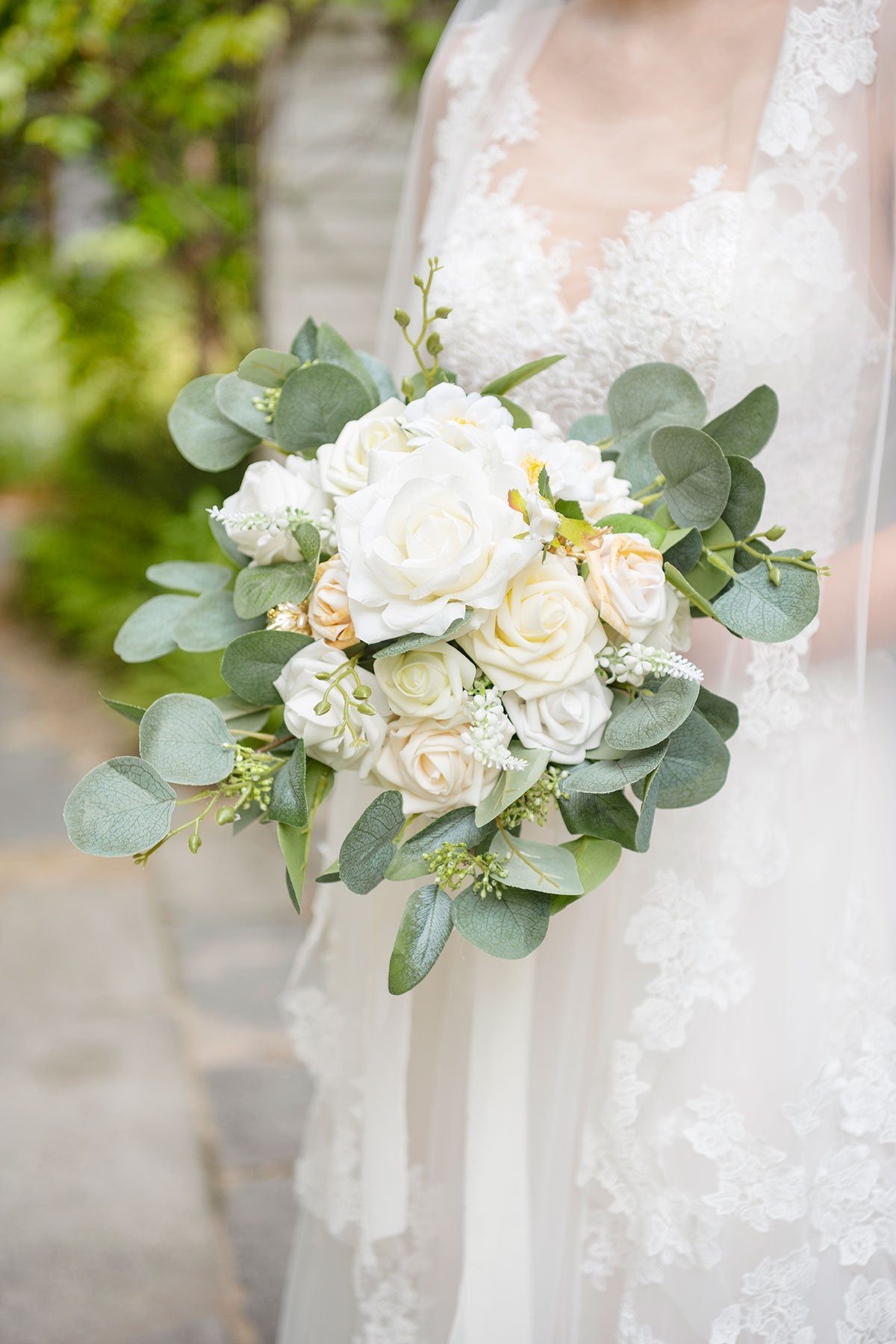 9" Bridesmaid Bouquet - Natural Whites - lingsDev