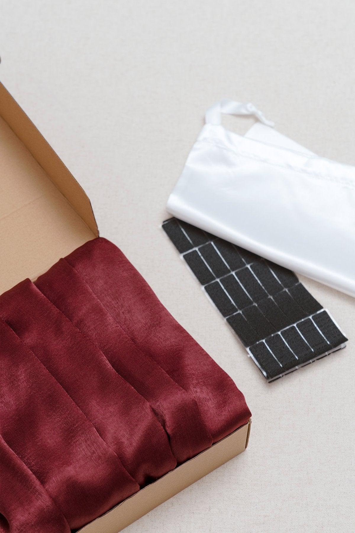 Burgundy Table Skirt and Navy Blue Table Runner - lingsDev