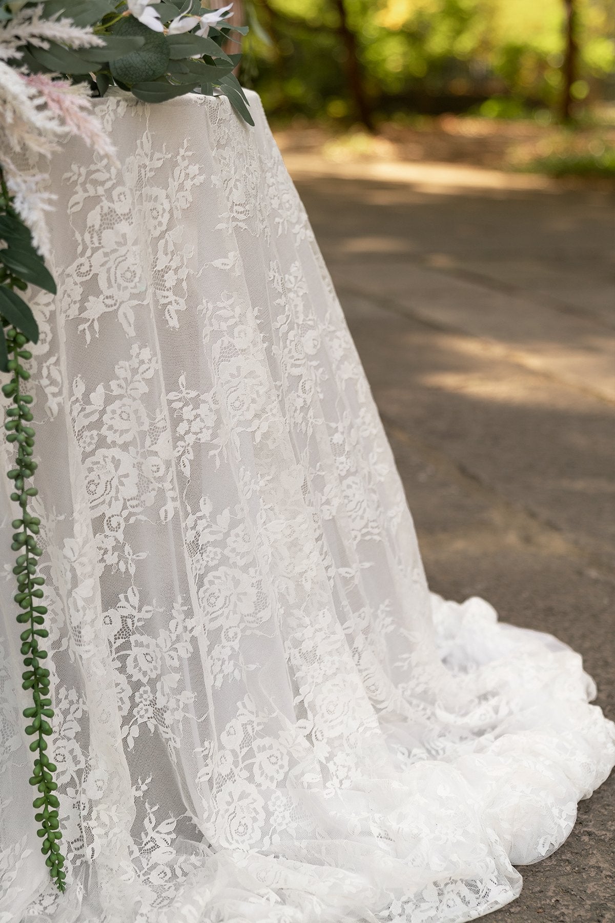 Flower Swag and Tablecloth for Sweetheart/Head Table - White & Sage - lingsDev