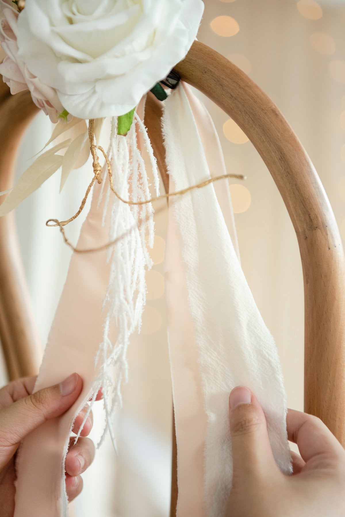 Wedding Aisle Decoration Pew Flowers (Set of 8) - White & Beige - lingsDev