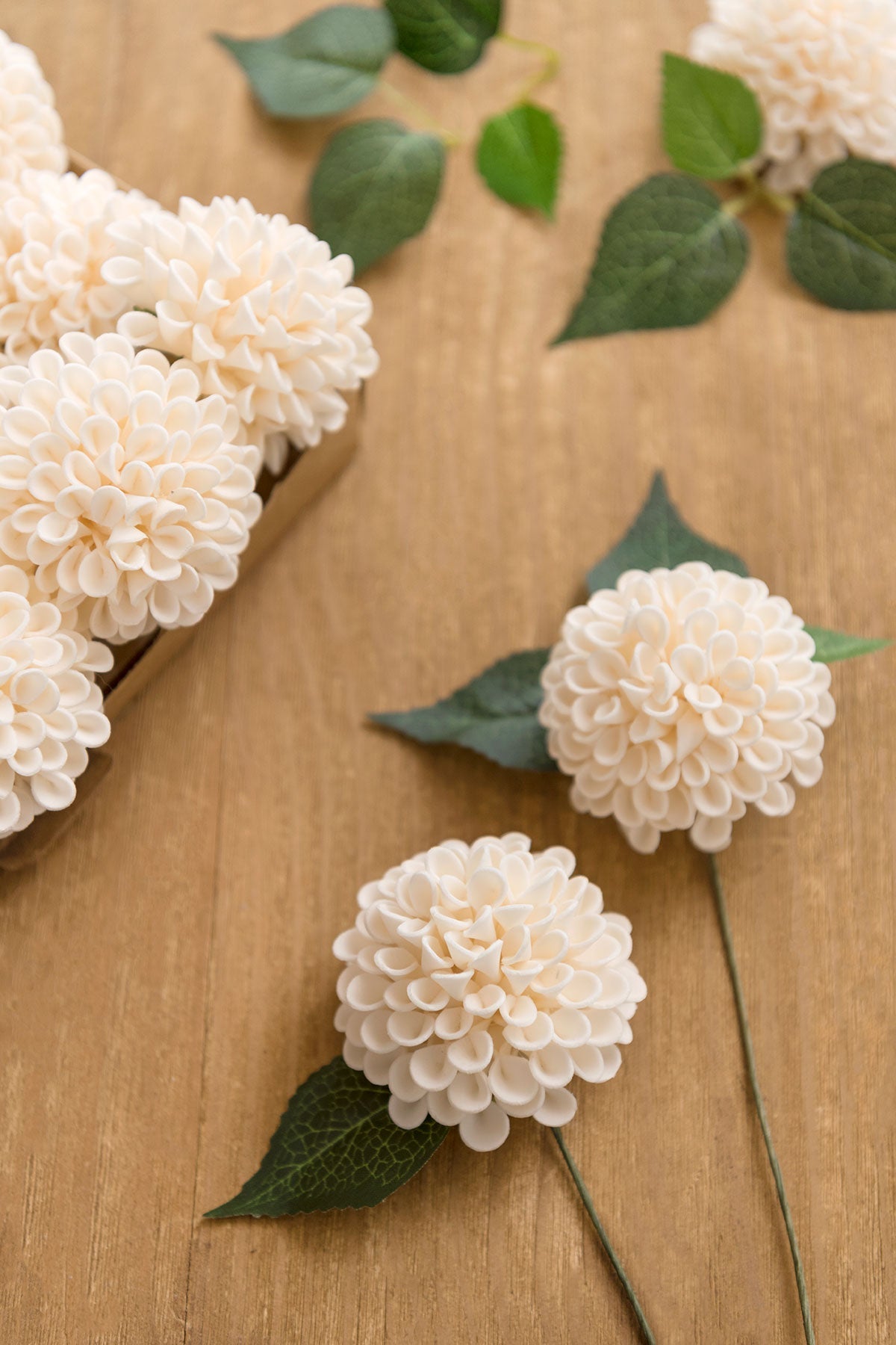 [Gift for $800+] 2.5" Foam Dahlia with Stem - 8 Colors