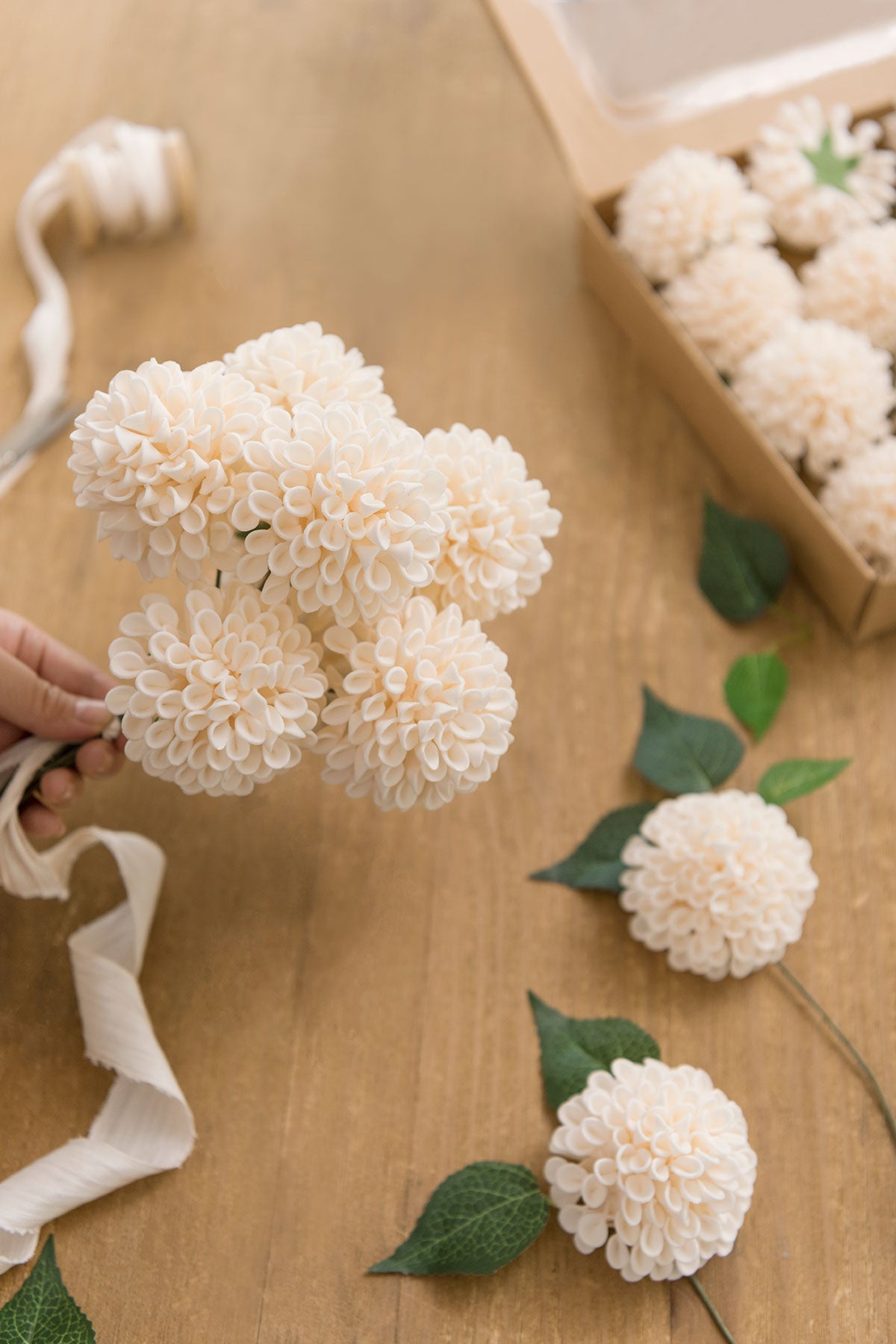 [Gift for $800+] 2.5" Foam Dahlia with Stem - 8 Colors