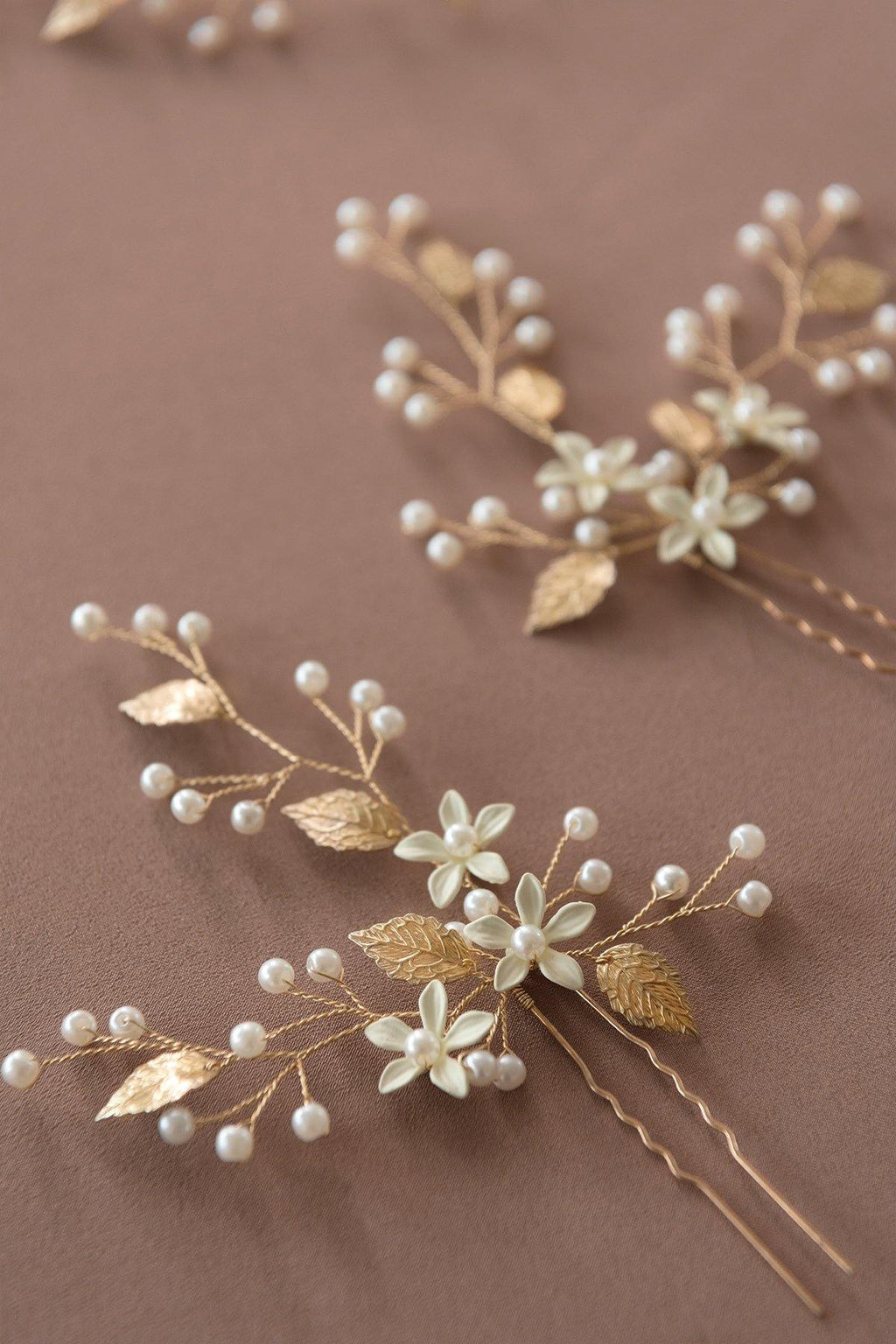 Elegant Creamy White Floral Metal Hair Vine & Pins (Set of 3) - lingsDev