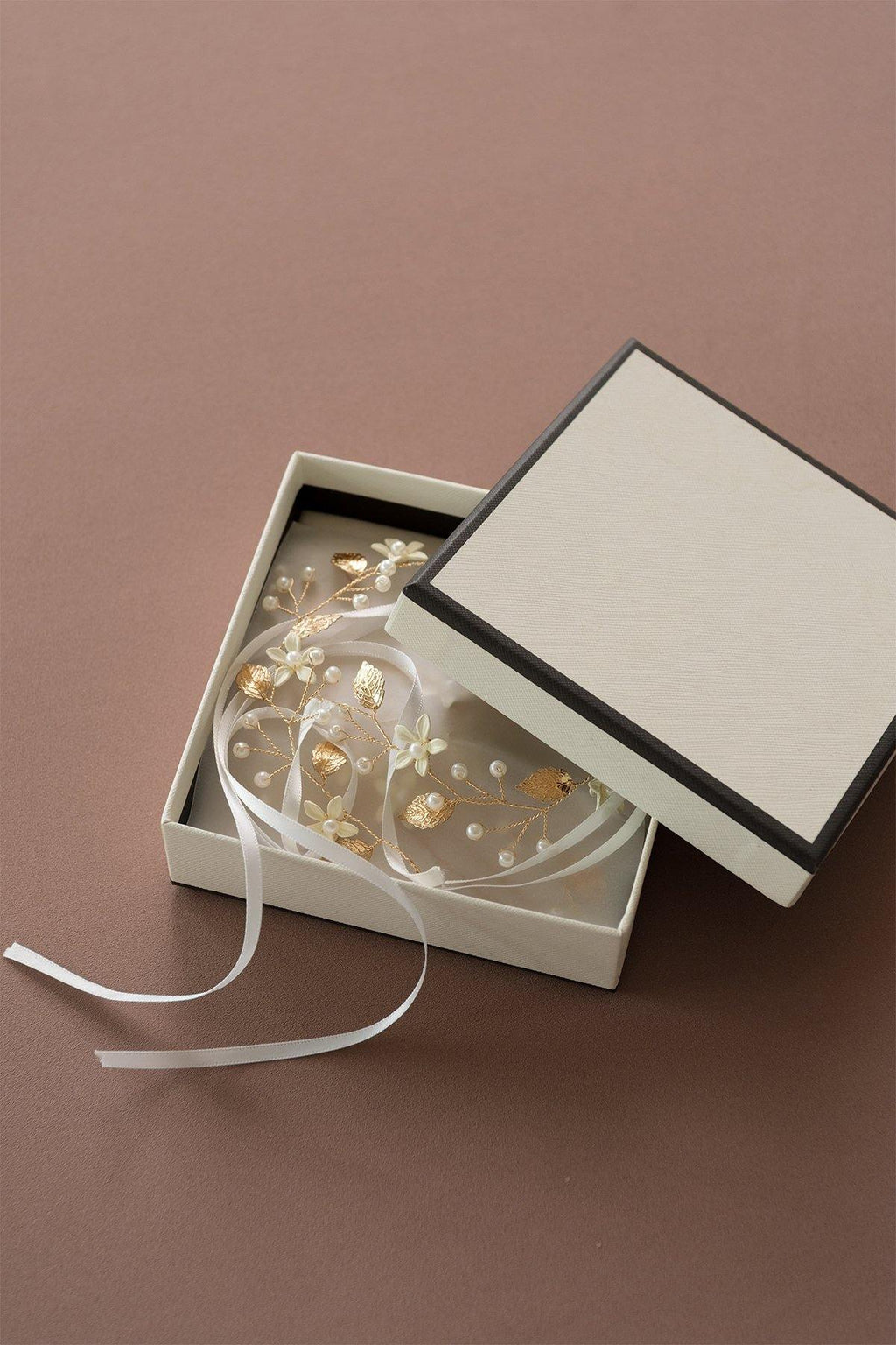 Elegant Creamy White Floral Metal Hair Vine & Pins (Set of 3) - lingsDev