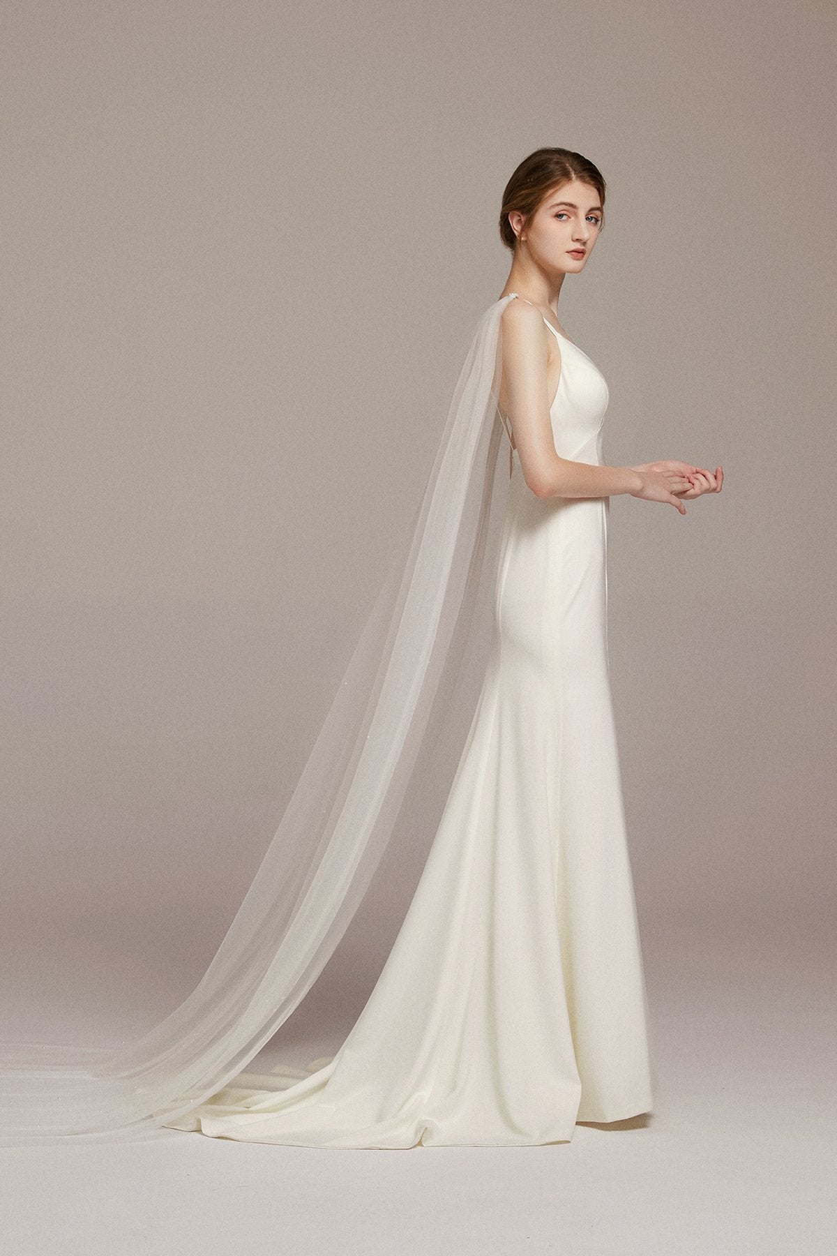 Elegant Cathedral Cape Veil with Pearls Shoulder - lingsDev