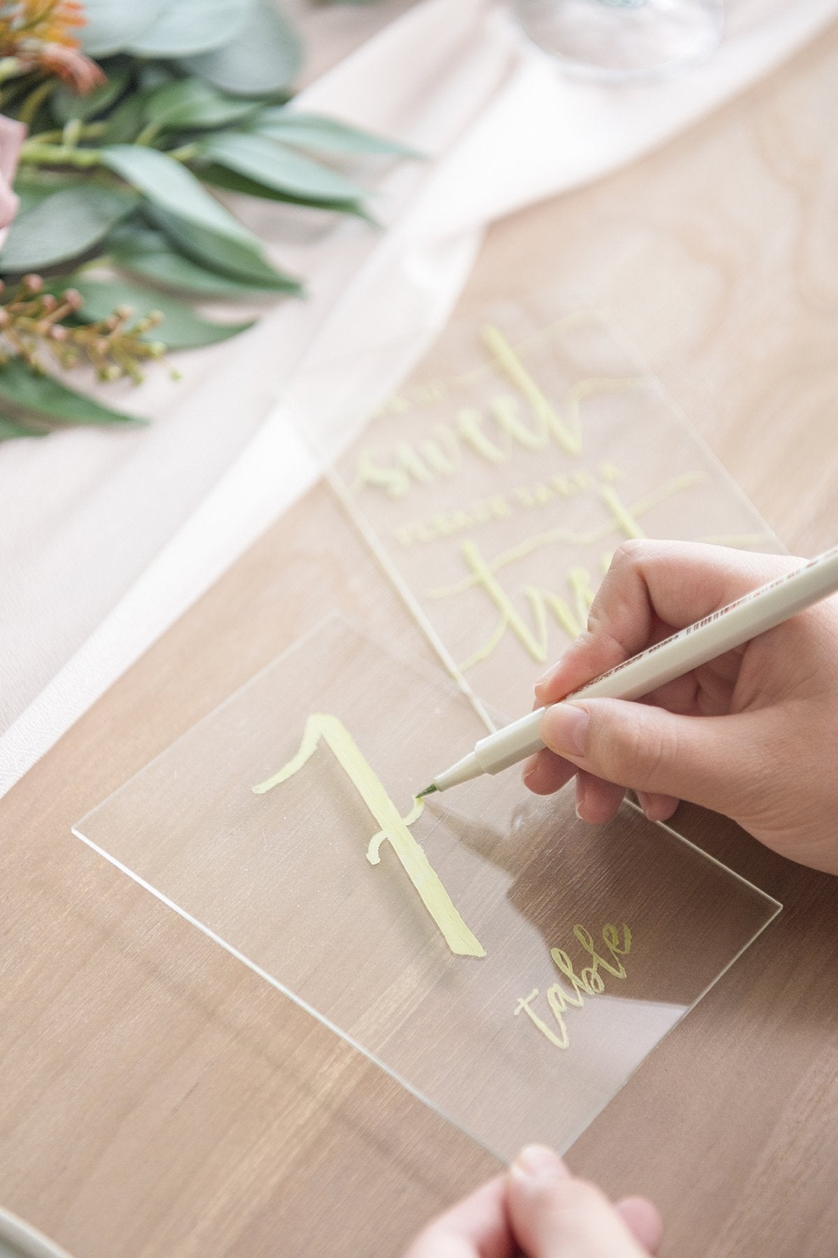 Gold Printed Acrylic Table Numbers with White Wood Stands - lingsDev