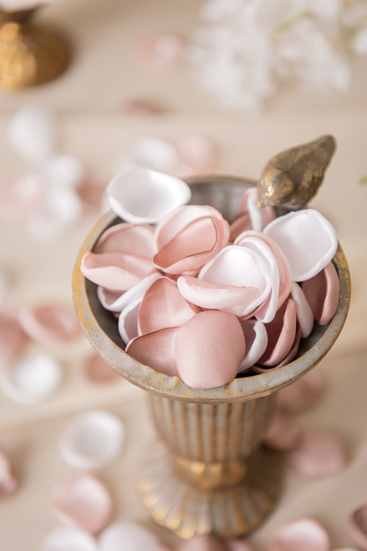 Silk Rose Petals - White & Beige - lingsDev